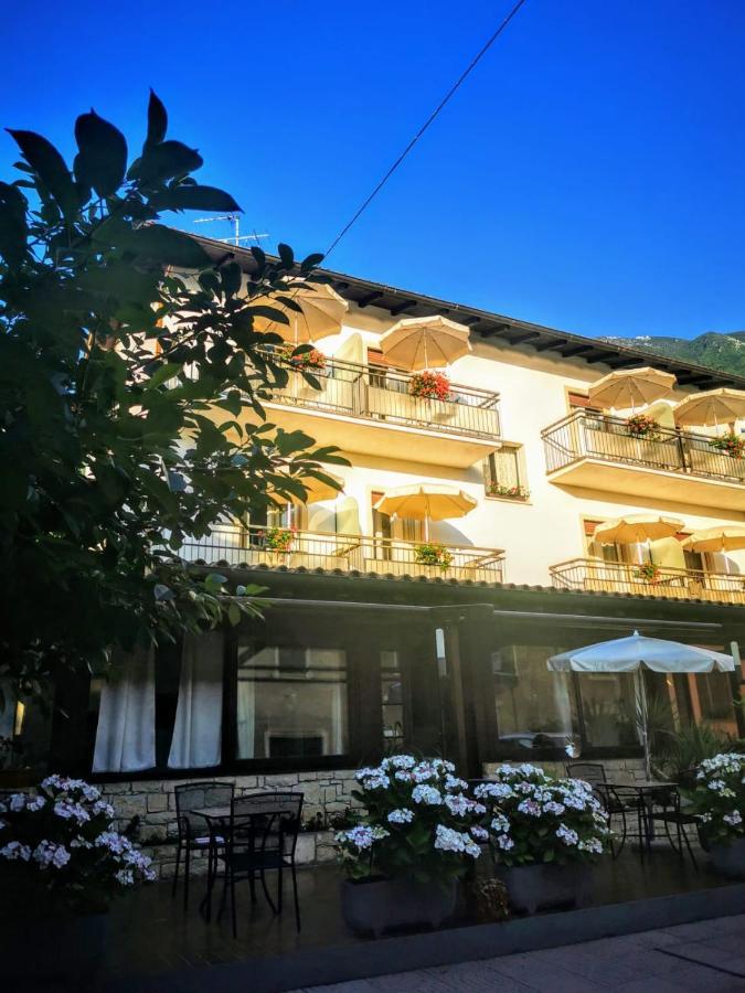 Albergo Al Pescatore Brenzone sul Garda Luaran gambar