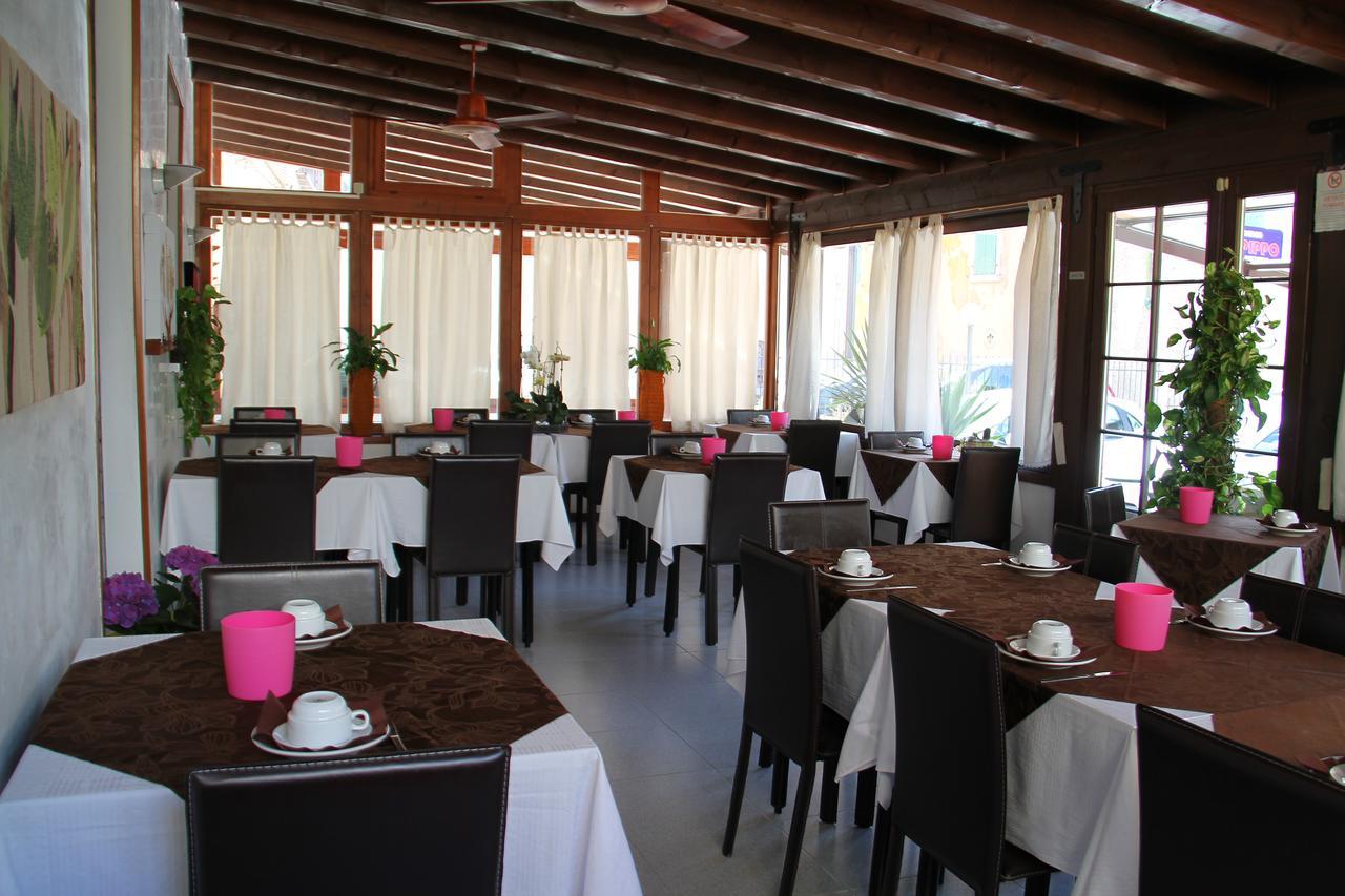 Albergo Al Pescatore Brenzone sul Garda Luaran gambar