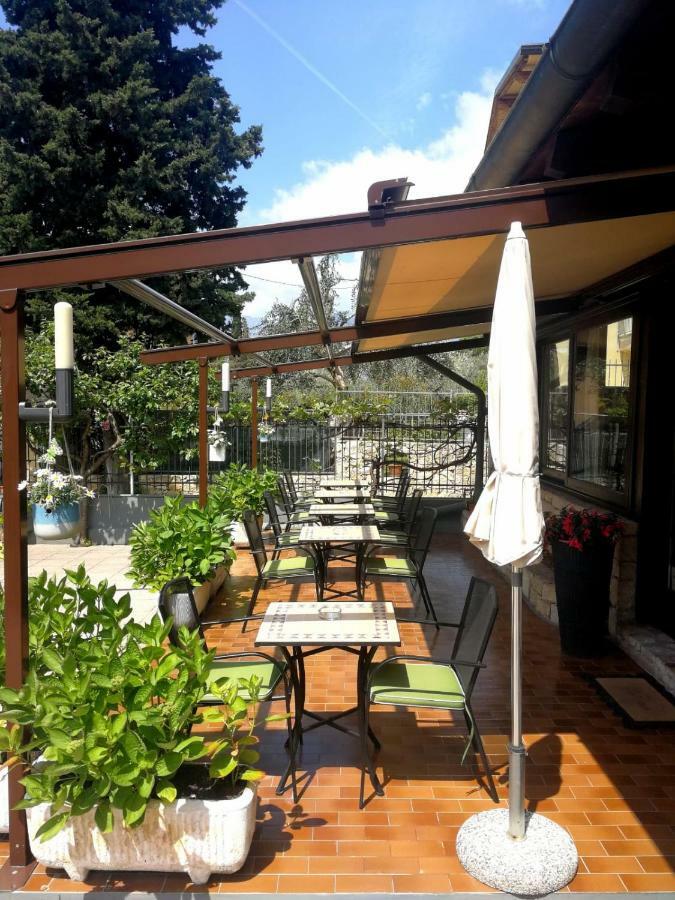 Albergo Al Pescatore Brenzone sul Garda Luaran gambar