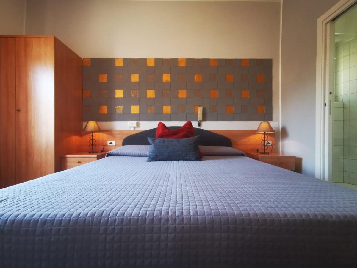 Albergo Al Pescatore Brenzone sul Garda Luaran gambar